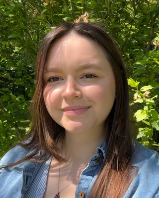 Photo of Leah Diamond-Barker - Leah Diamond-Barker l Anxiety l Identity, Registered Psychotherapist (Qualifying), BSc