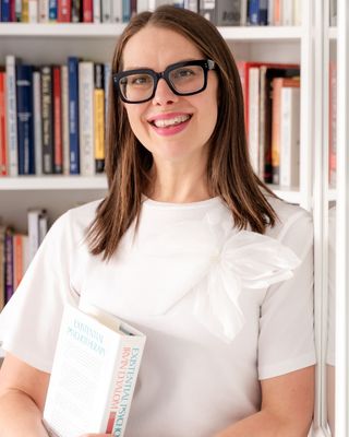 Photo of Victoria Penfold, Counsellor, MA, MBACP