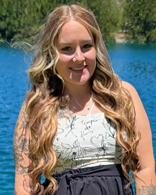 Photo of Jasmine Bayly, Counsellor, MC, ACA-L2
