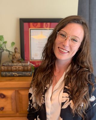 Photo of Sara Haines, Registered Psychotherapist in Niagara Falls, ON