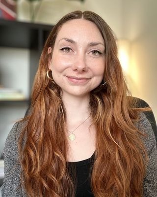 Photo of Alexis Varselona, Clinical Social Work/Therapist, MSW, LCSW