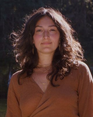 Photo of Emerald Niakan, Marriage & Family Therapist Associate, LMFTA