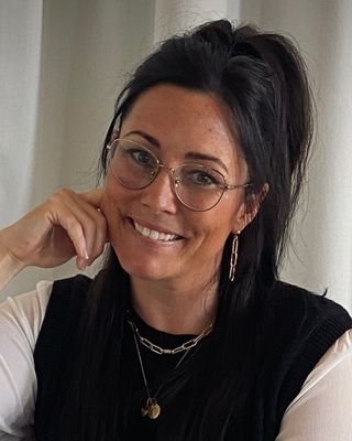 Photo of Justine Bernier, Registered Psychotherapist (Qualifying), MACP, BEd, BESc