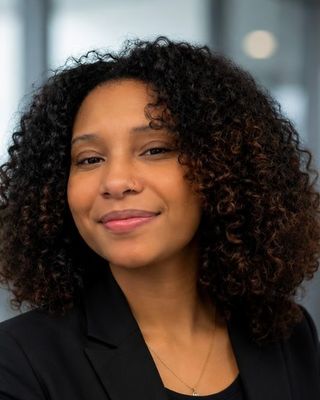 Photo of Glorianny Guzman, Art Therapist, MPS, LCAT , LPAT