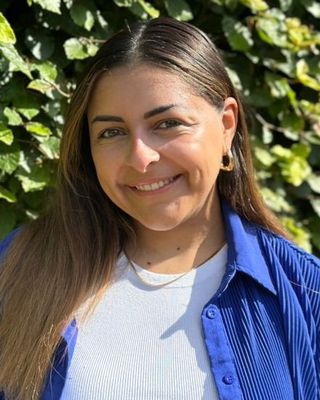 Photo of Selin Aklan, Psychotherapist, MA, HCPC-Art Therap.