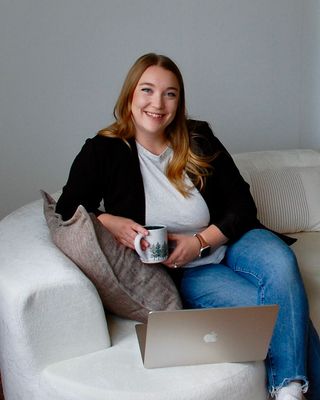 Photo of Hannah Hargreaves, Registered Psychotherapist, RP, CCC