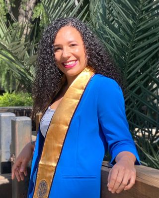 Photo of Flo Oliveira, Marriage & Family Therapist Associate, AMFT