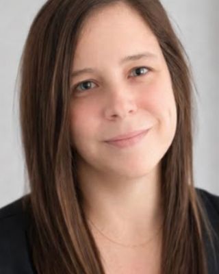 Photo of Amanda Powlesland, Counselor, MSW, LSW