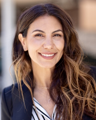 Photo of Sarah Kamdar, Psychologist in Santa Monica, CA