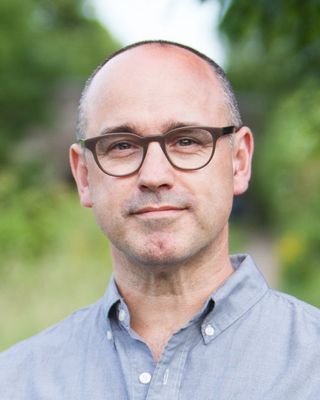 Photo of Lee Payton, Counsellor, MBACP Accred