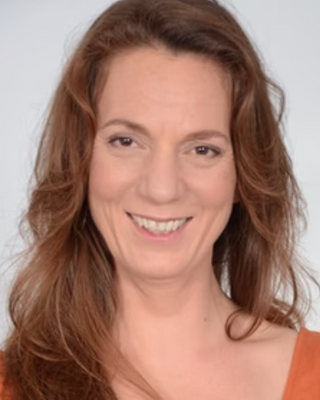 Photo of Karen Silva, Marriage & Family Therapist, LMFT