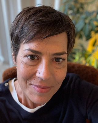 Photo of Laura McNulty, Marriage & Family Therapist, LMFT, SEP