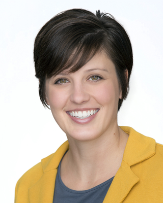 Photo of Lindsay Boettger, Licensed Professional Clinical Counselor, LPCC