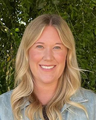 Photo of Megan Gustlin, Marriage & Family Therapist Associate, AMFT, APCC