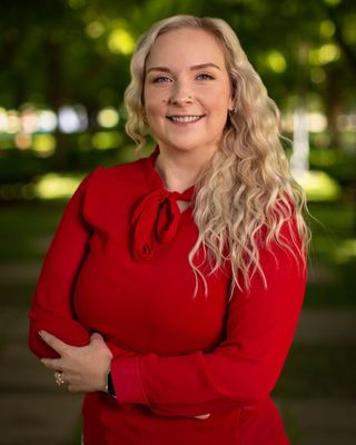 Photo of Erika Molina, Clinical Social Work/Therapist, LSCSW