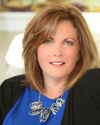 Photo of Lisa Hooper, Registered Social Worker, RSSW, AccFM