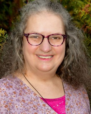 Photo of Olga Bologova, Clinical Social Work/Therapist, LSWIAC