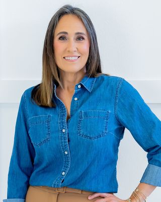 Photo of Christine McKenzie, LMSW