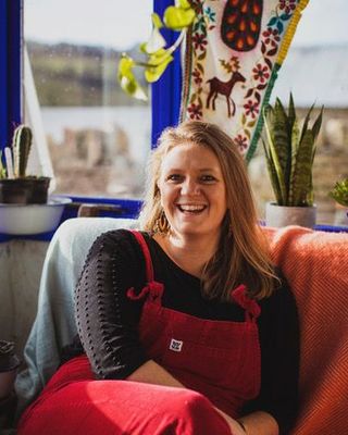 Photo of Heather Sanderson, Psychotherapist, UKCP Trainee