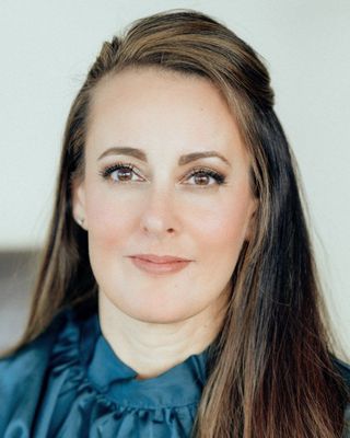 Photo of Dr. Amanda Torres, Clinical Social Work/Therapist, DSW, LCSW, CAMS-II