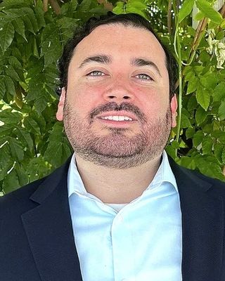 Photo of Eric De Trinidad, Marriage & Family Therapist Associate, AMFT