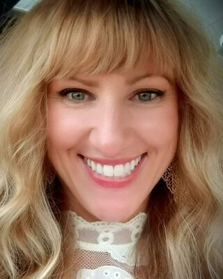 Photo of Lynzee Buseck, Licensed Professional Counselor in Evergreen, CO