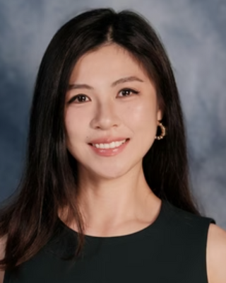 Photo of Lilian Zhong, Licensed Professional Clinical Counselor, LPCC