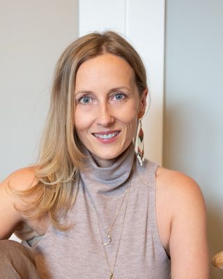 Photo of Dr. Laurel M Hicks, Clinical Social Work/Therapist, PhD, LCSW, PMH-C