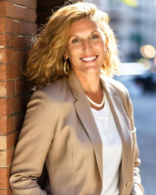 Photo of Karen Symanowicz, LMHC, LCPC, LPCC