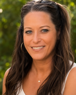 Photo of Lara Novinski, Clinical Social Work/Therapist, LCSW, LICSW