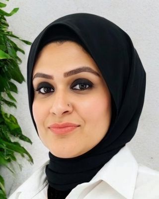 Photo of Amna Khan, Registered Psychotherapist, MS(CP), PMD, RP