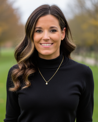 Photo of Shannon Ashe, Clinical Social Work/Therapist