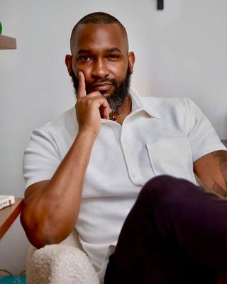 Photo of Markus Issac Hicks, Associate Clinical Social Worker, MA, MSW, ACSW