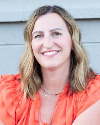 Photo of Lindsay Petersen, Psychiatric Nurse Practitioner, MSN, PMHNP