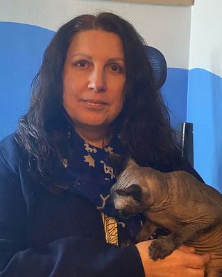 Photo of Anna Tropa, Psychotherapist, MIAHIP