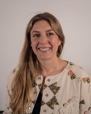 Photo of Melloney Flinn, Psychotherapist, MSc, HCPC-Art Therap.