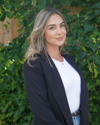 Photo of Aysem Mehmet, Psychotherapist, MBABCP