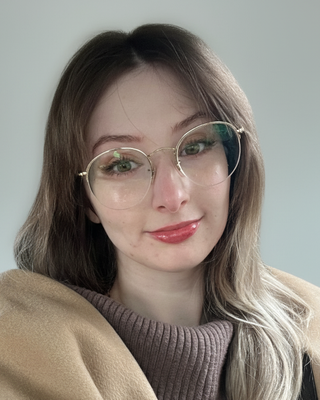 Photo of Maeve Howard, Registered Psychotherapist (Qualifying), MA, HBA