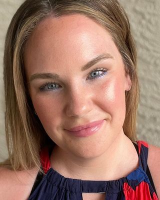 Photo of Rachelle Watson - Ontario Psychotherapy: Trauma and Grief Therapist, Registered Social Worker, MSW, RSW