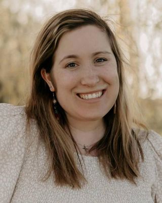 Photo of Julie Nyenbrink, Clinical Social Work/Therapist, LLMSW