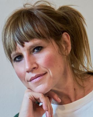 Photo of Julia-Sophie Walker, Psychotherapist, MSc, UKCP Trainee