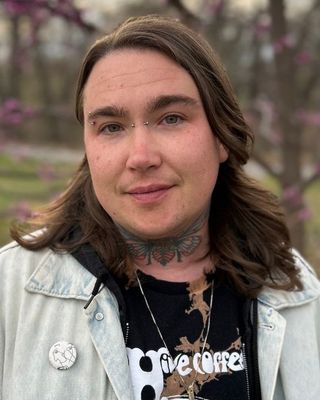 Photo of Eliot G. Davis, Pre-Licensed Professional, MEd, PLPC