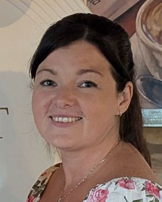 Photo of Lauren Lunn, Counsellor, MA, MBACP