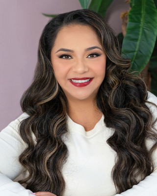 Photo of Verenice Navarro-Gomez, Clinical Social Work/Therapist, LCSW