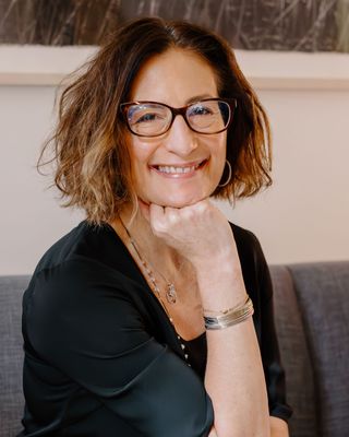 Photo of Dr. Heidi Kling, Psychologist, PhD, CLC