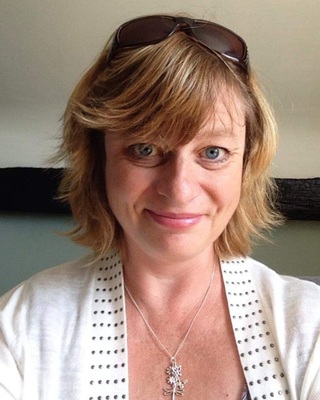 Photo of Carolyn de Ferrars, Counsellor in Farnborough, England