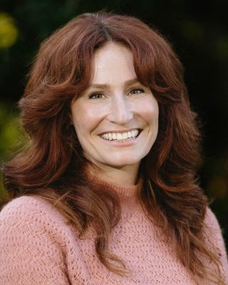 Photo of Sari Rose Barron, Marriage & Family Therapist, MS, LMFT, EMDR