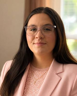 Photo of Erin E Cusack, Pre-Licensed Professional