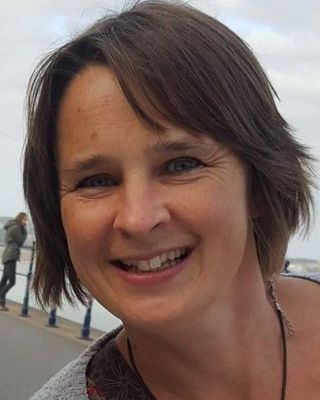 Photo of Holli Yeoman, UKCP Trainee, Counsellor