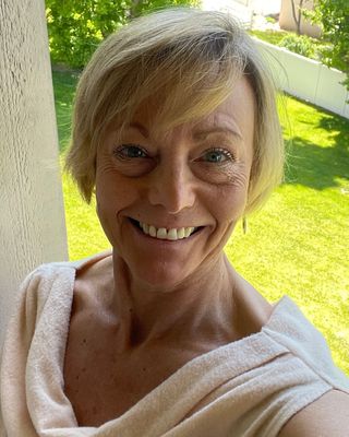 Photo of Stefanie Minen, Counselor, LCMHC, Analyst